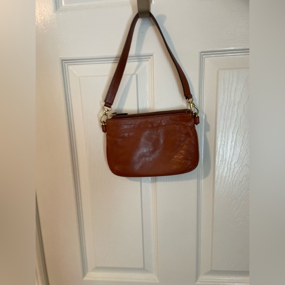 Fossil small leather shoulder bag detachable strap 8x5.5 in Host pick ๐๐๐๐ - Picture 5 of 7